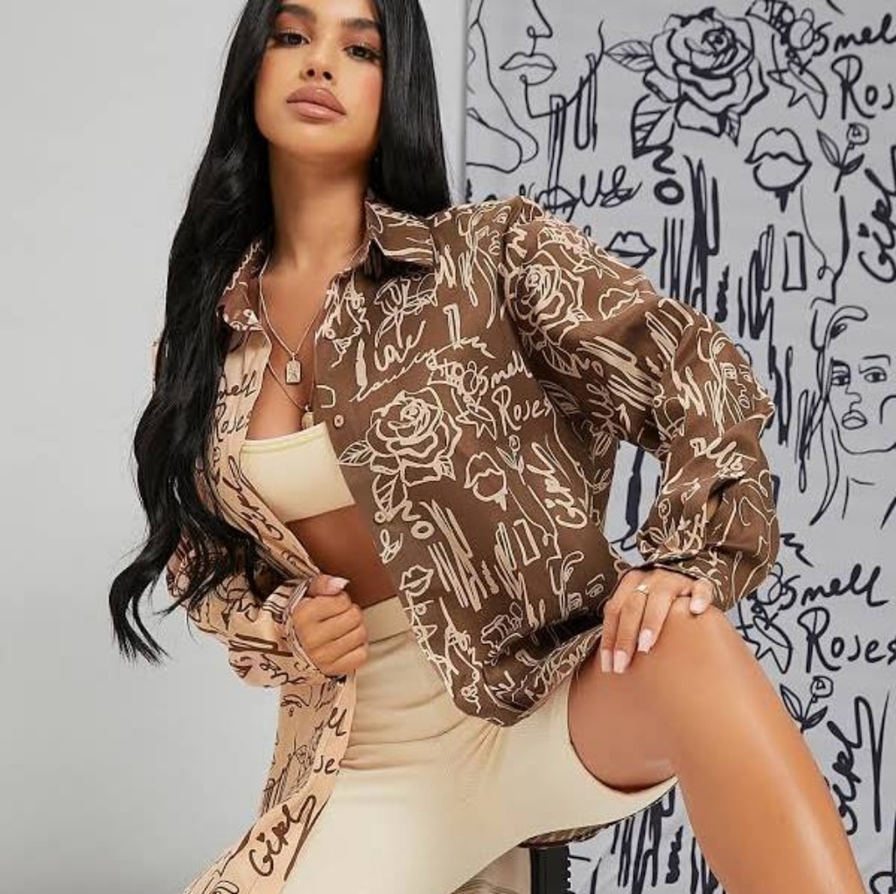 SHEIN Floral & Letter Graphic Two Tone Blouse